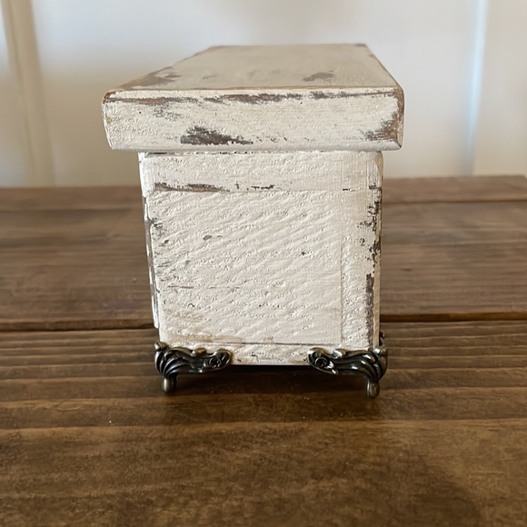 Jewelry Box. Bandsaw Box. Trinket box. One of a kind. Unisex. - Picture 6 of 12